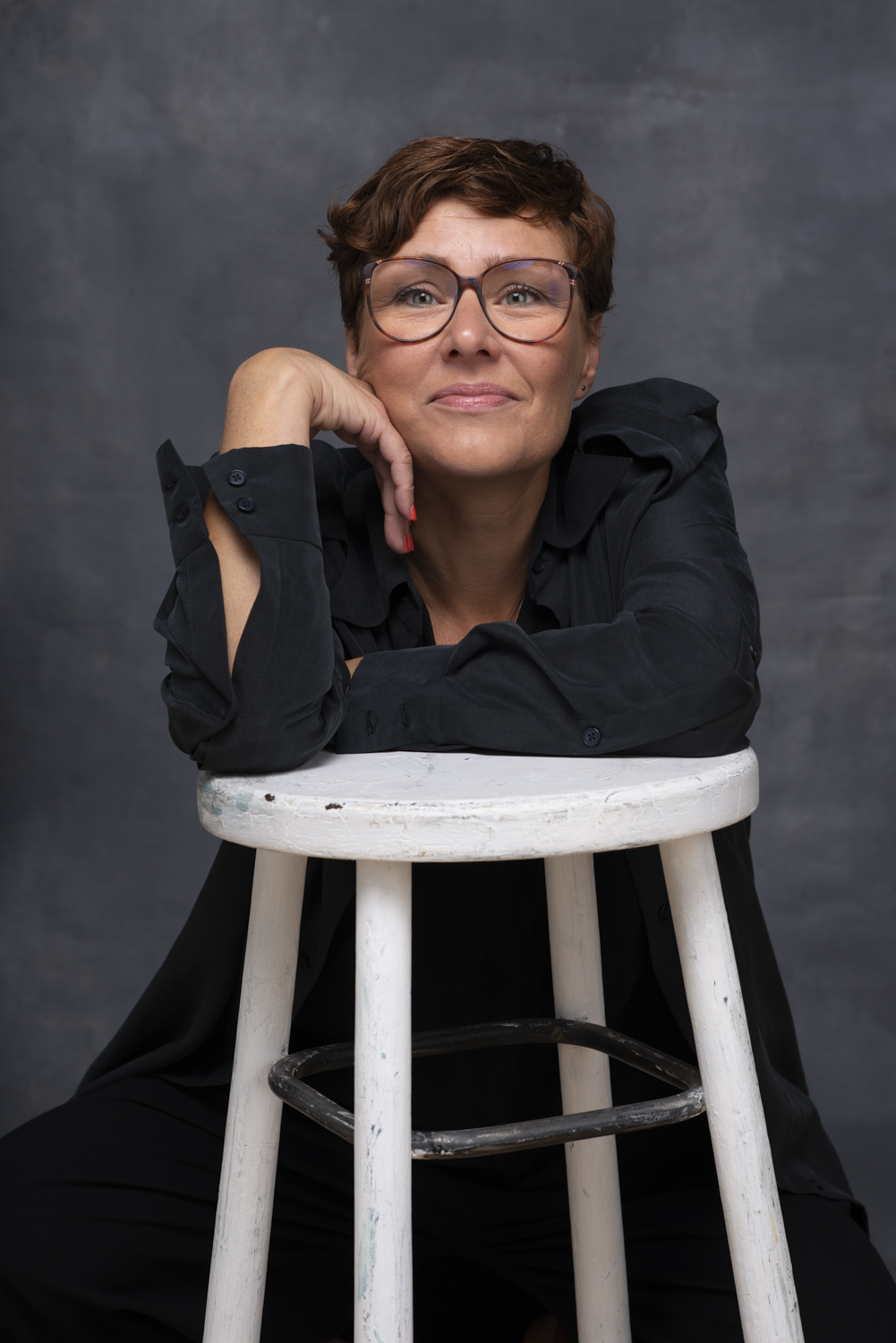 Portret Hanneke van de Pol in atelier